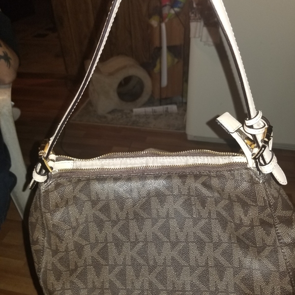 Name brands - Picture 4 of 13